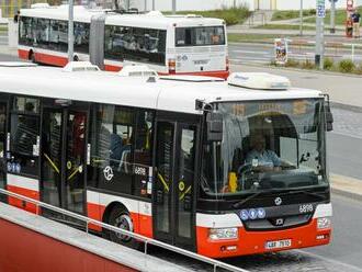 Nové autoškolské otázky, zaměřené na řidiče autobusů a nákladních vozidel představeny