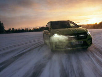 Škoda Enyaq RS iV drží rekord 7,351 km dlouhým driftem