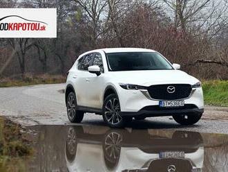 TEST: Mazda CX-5 2022 – Drží krok aj bez hybridov