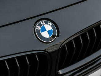 Ekoaktivisti chceli odstaviť spaľovacie motory BMW. Takto odišli s dlhým nosom