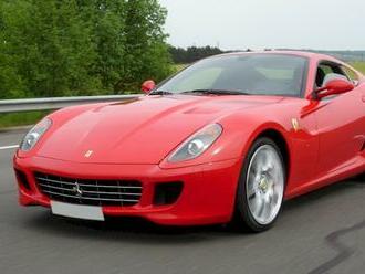 Automobilka Ferrari za r. 2022 zvedla prodeje a zisk, akcie rostly