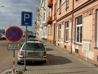 Plzeňský kraj - v Hálkově ulici vodárna opraví kanalizaci. Řidiče tak čeká dopravní omezení