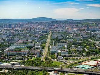 Pri súčasnom tempe bude obnova verejných budov trvať takmer 30 rokov 