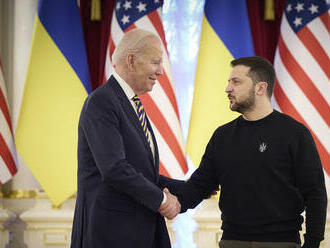 Biden v Kyjeve ukradol Putinovi show