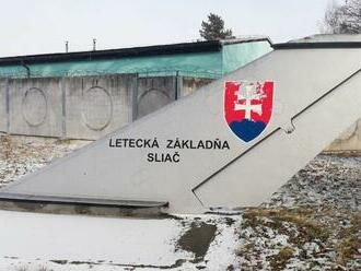 V Sliači sa naťahujú o starý mig mesto a vojaci