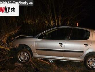 Polícia obvinila 36-ročného muža: Ukradol auto a opitý havaroval