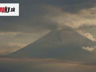 Ostrov Vanuatu je v pohotovosti pre erupciu podmorskej sopky