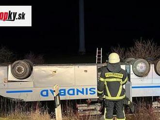 Nehoda poľského autobusu v Nemecku: Zranenia utrpelo najmenej 35 ľudí