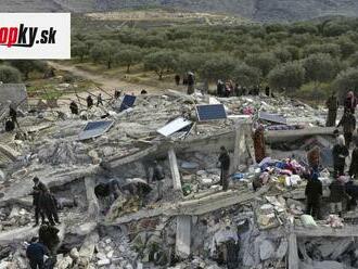 Spod trosiek v tureckom Hatay zachránili po 228 hodinách matku s dvoma deťmi