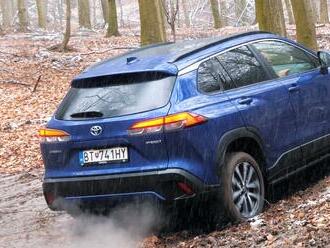 Test Toyota Corolla Cross - padnú vám sánky