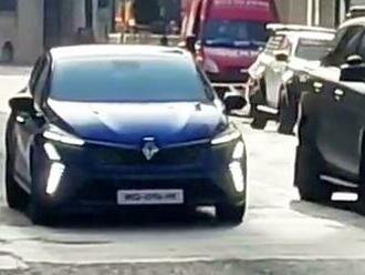 Známy a obľúbený Renault sa zmení na nepoznanie. Takto bude vyzerať po facelifte