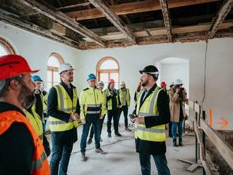 FOTO: Župan Lunter navštívil Litterru, gymnázium i mládež v centre SPACE