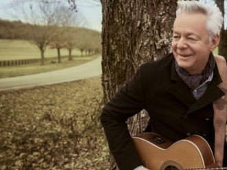 Do Prahy míří osobitý kytarista Tommy Emmanuel