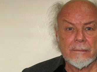 Gary Glitter je po necelém měsíci na svobodě zpět ve vězení