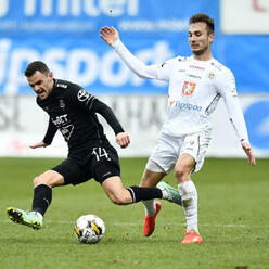 Jablonečtí fotbalisté nedali dvě penalty, přesto Hradec v přesile porazili 4:1