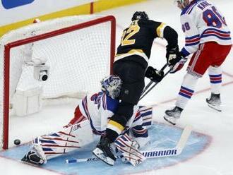 Góly Pastrňáka s Noskem pomohly Bostonu k výhře nad Rangers