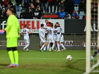 Slavia překvapivě prohrála v Českých Budějovicích a vede ligu o bod