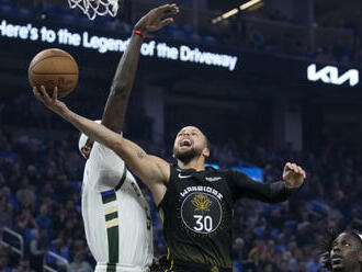 Basketbalisté Golden State v šlágru NBA porazili Milwaukee, Curry dal 36 bodů