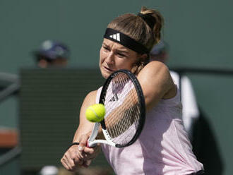 Muchová vypadla v Indian Wells po třísetové bitvě s Rybakinovou