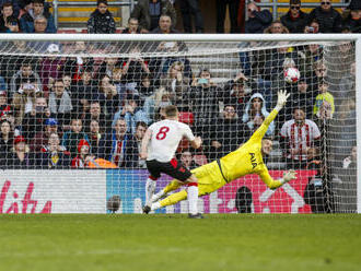 Penalta v nastavení připravila Tottenham o výhru v Southamptonu