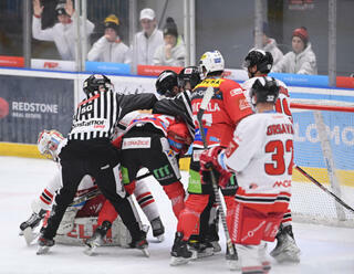 Hokejisté Pardubic mohou postoupit do semifinále, pokud znovu uspějí v Olomouci