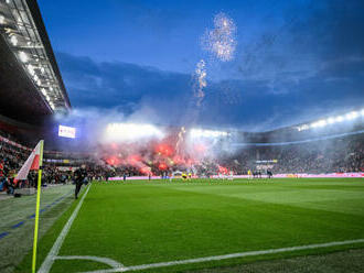 Slavia za pyrotechniku zaplatí 250 tisíc a má podmínečně zavřený 