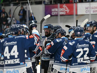 Semifinále hokejové extraligy začne v neděli v Pardubicích