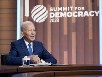 Biden oznámil vznik nového fondu na podporu světové demokracie