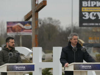 Ukrajina vyhraje a ruské zlo padne, řekl v Buči Zelenskyj