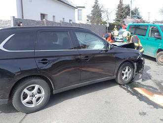 V ulici Ke Kusalce v obci Hvozdná na Zlínsku došlo ke střetu osobního vozidla s dodávkou, obešel se…