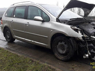 K nehodě osobního vozidla vyjeli hasiči na 46,5. kilometr dálnice D5, nikdo nebyl zraněn. Vozidlo…