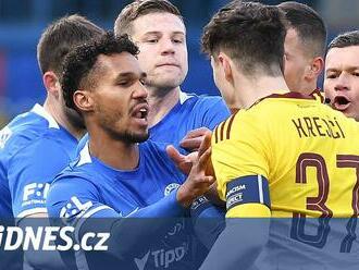 Kapitán fotbalistů Liberce Gebre Selassie utrpěl proti Spartě zlomeninu nohy