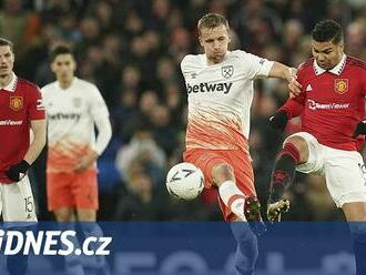 West Ham neudržel vedení a prohrál v Anglickém poháru s Manchesterem