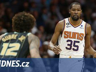 Durant v premiéře za Phoenix pomohl k výhře, Lakers uspěli i bez hvězd