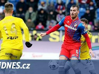 Další plzeňská ztráta nahrává Spartě i Slavii. Jablonec si zastřílel