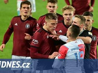 Bořil znovu za Slavii: porážka, strkanice, emoce. Na Letné střídal i kvůli žluté