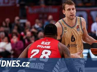 Basketbalisté Barcelony po pěti výhrách nestačili v šlágru Euroligy na Olympiakos