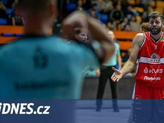 Kapitán pardubických basketbalistů Švrdlík v sestavě nechybí přes sedm let