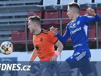 Olomouc - Mladá Boleslav 2:0, góly jen na začátku poločasů. Domácí dál neporažení