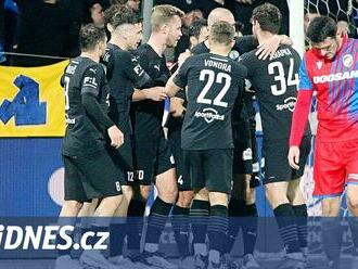 Plzeň - Bohemians 1:2, domácí vedli, hosté rozhodli v závěru i v oslabení