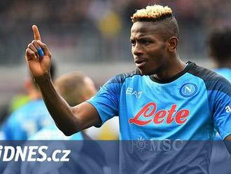 Neapol deklasovala domácí Turín, římské derby pro Lazio, Juventus vyhrál na Interu