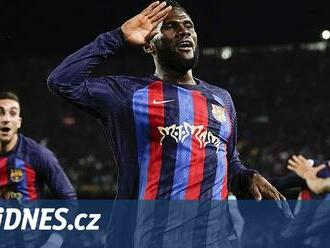 Barcelona gólem v nastavení zdolala Real a vykročila rázně za titulem