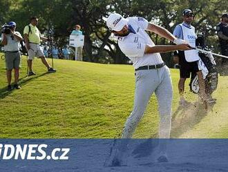 Světový šampionát ve hře na jamky vyhrál americký golfista Burns