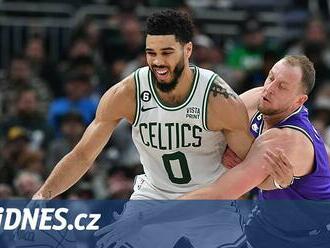 V NBA prohráli doma oba lídři konferencí, Milwaukee dostalo příděl od Bostonu