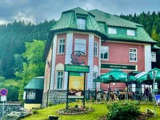 Krkonoše: Pec pod Sněžkou v 4* Hoteli Hořec s raňajkami/polpenziou + neobmedzené Prosecco a privátne wellness