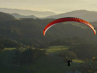 Tandemový paragliding z výšky až do 1000 metrov nad Donovalmi alebo na Straníku v Žiline.