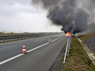 Na operační středisko byla přijata zpráva o požáru osobního automobilu na dálnici D35, ve směru na…