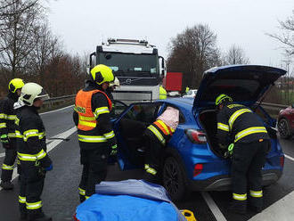 Jednotky hasičů z Vysokého Mýta a Litomyšle zasahovaly u nehody osobního vozu a nákladního…