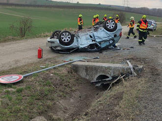 U Střílek na Kroměřížsku došlo ke střetu kamionu a osobního auta, jeden člověk byl zraněn