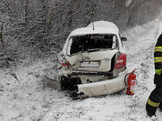 U Habrů se střetla dodávka s osobním automobilem